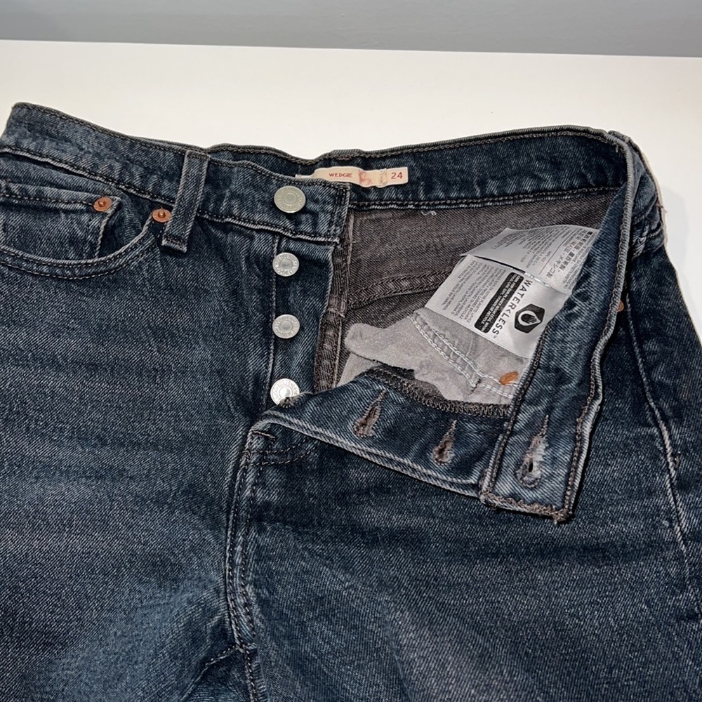 Levi's Dark Wah Blue Wedgie Button Fly Premium Jeans size 24 - Picture 6 of 15